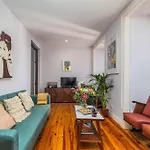 Apartment Vintage-chic In The Center, Chiado Lissabon