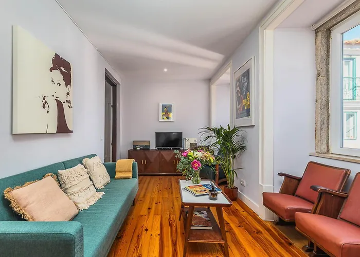 Apartment Vintage-chic In The Center, Chiado Lissabon