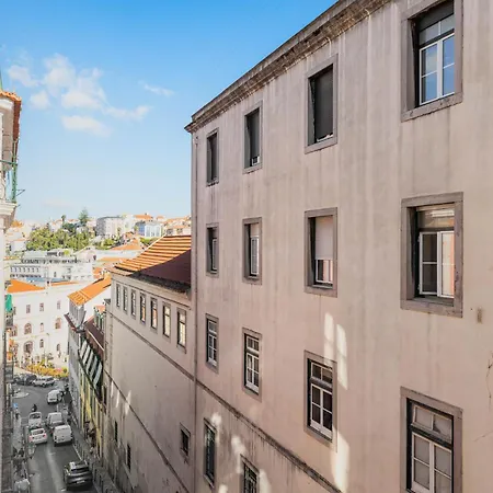 Vintage-chic In The Center, Chiado *
