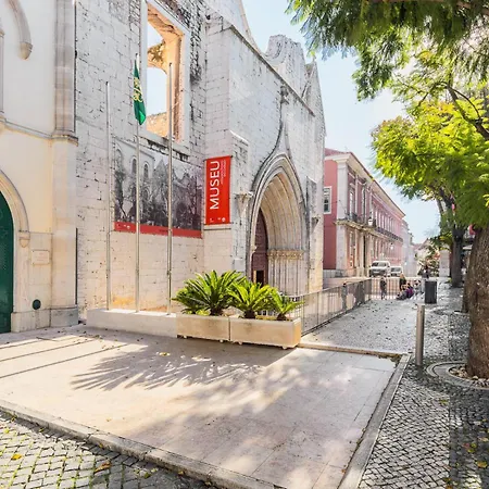 Vintage-chic In The Center, Chiado * 리스본