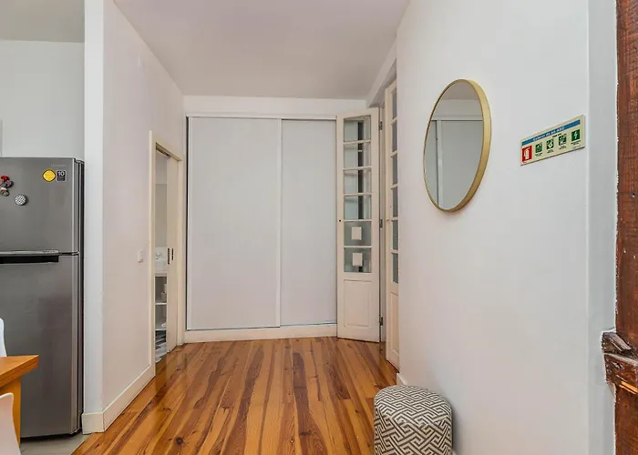 Vintage-chic In The Center, Chiado *