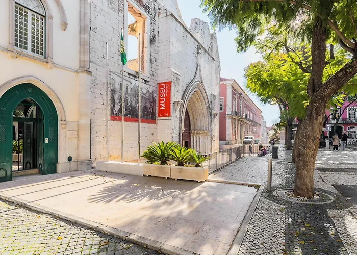 Vintage-chic In The Center, Chiado * Lisboa
