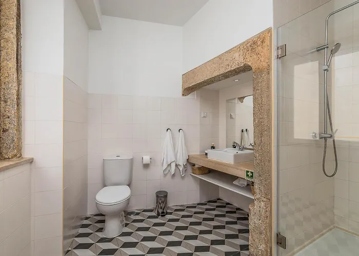 Vintage-chic In The Center, Chiado * Lisboa