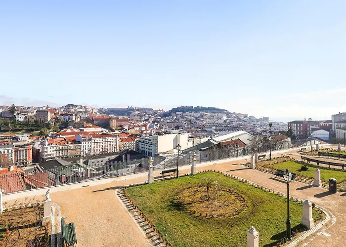 Vintage-chic In The Center, Chiado ליסבון